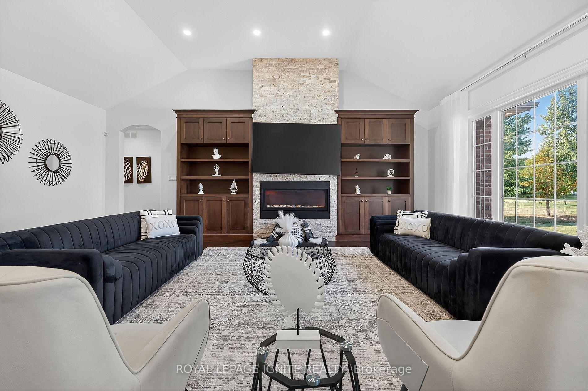 Photo 6 of 4659 Lobsinger Line, Wellesley — HOMEH