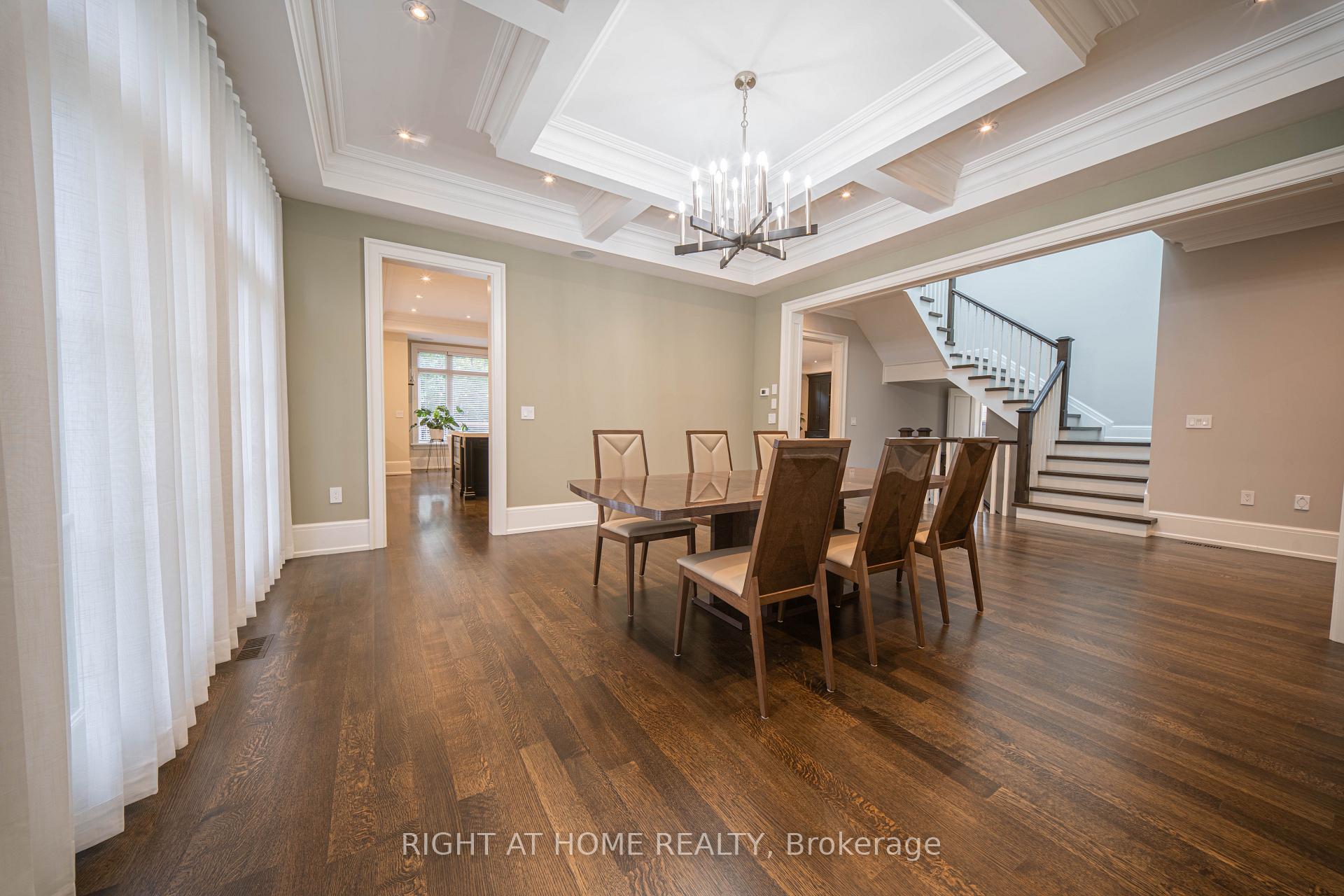 Photo 5 of 2 Finchley Road, Etobicoke, Edenbridge-Humber Valley — HOMEH