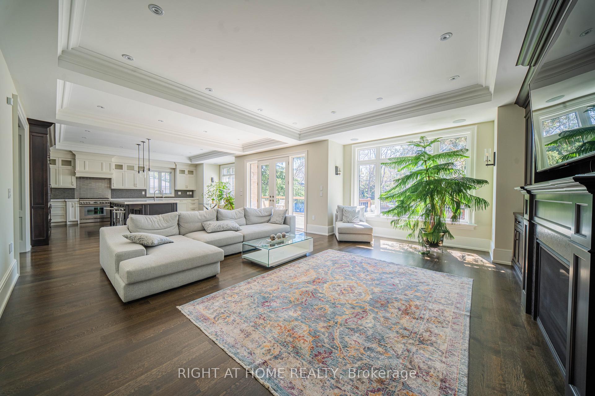 Photo 11 of 2 Finchley Road, Etobicoke, Edenbridge-Humber Valley — HOMEH