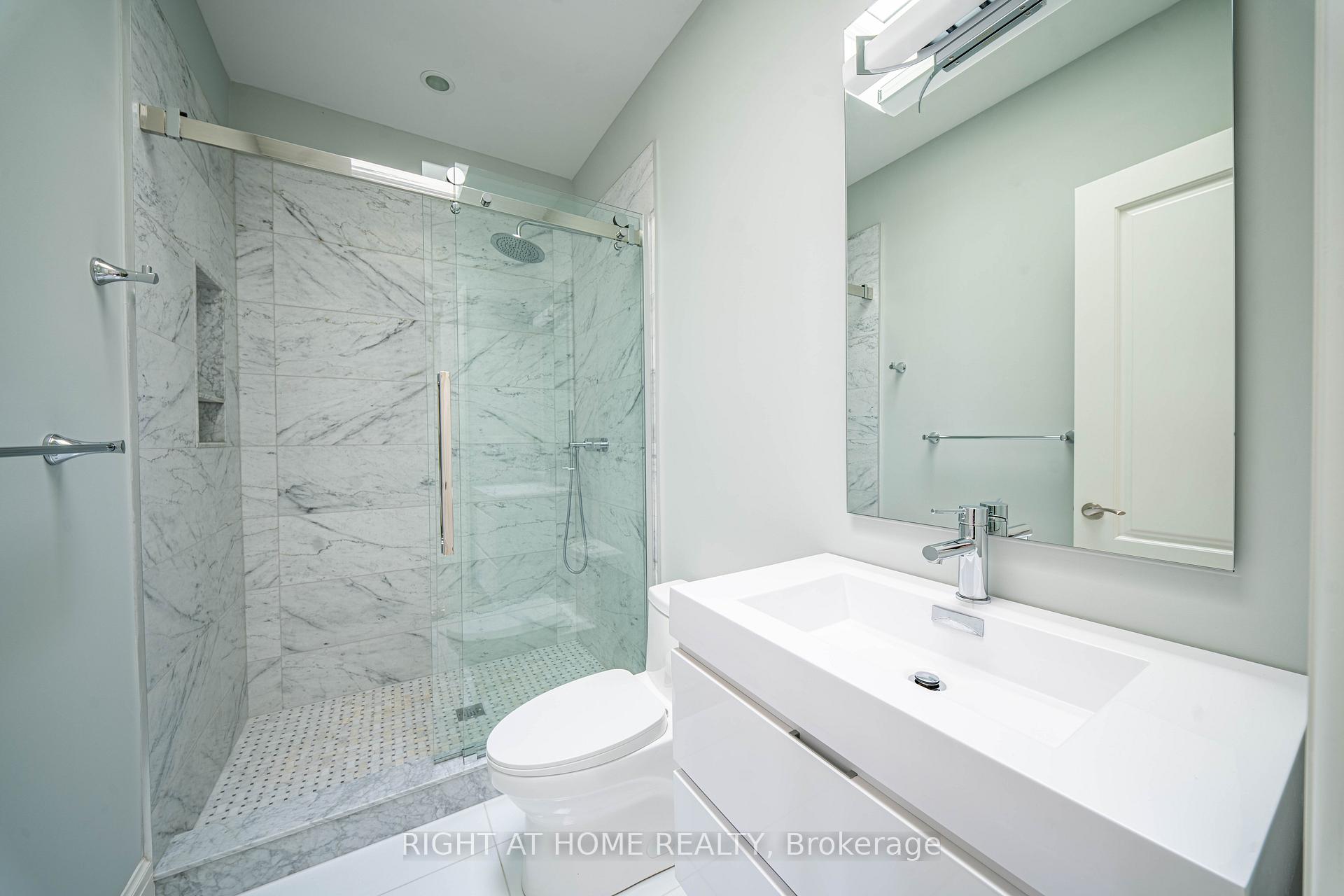 Photo 25 of 2 Finchley Road, Etobicoke, Edenbridge-Humber Valley — HOMEH