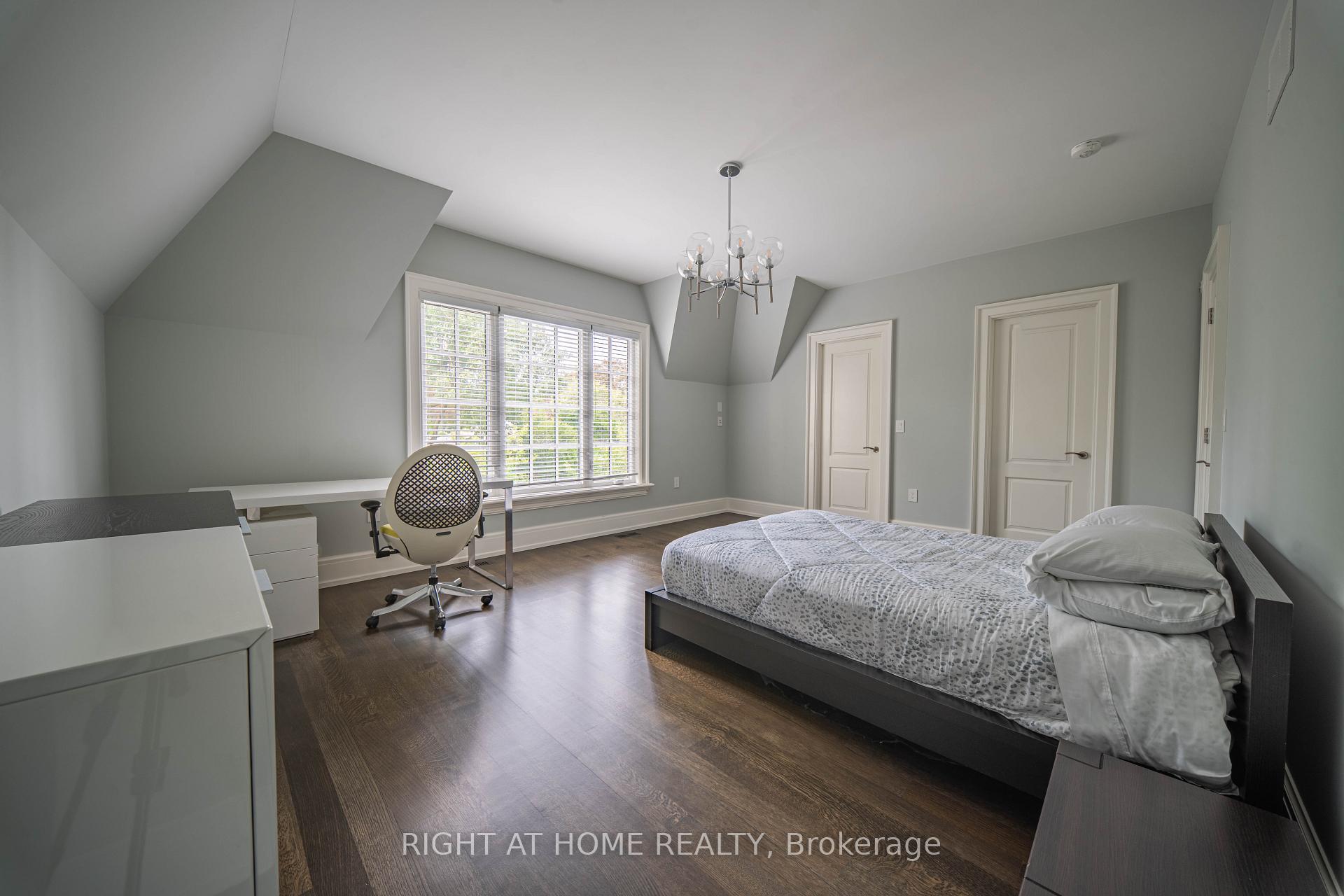 Photo 28 of 2 Finchley Road, Etobicoke, Edenbridge-Humber Valley — HOMEH