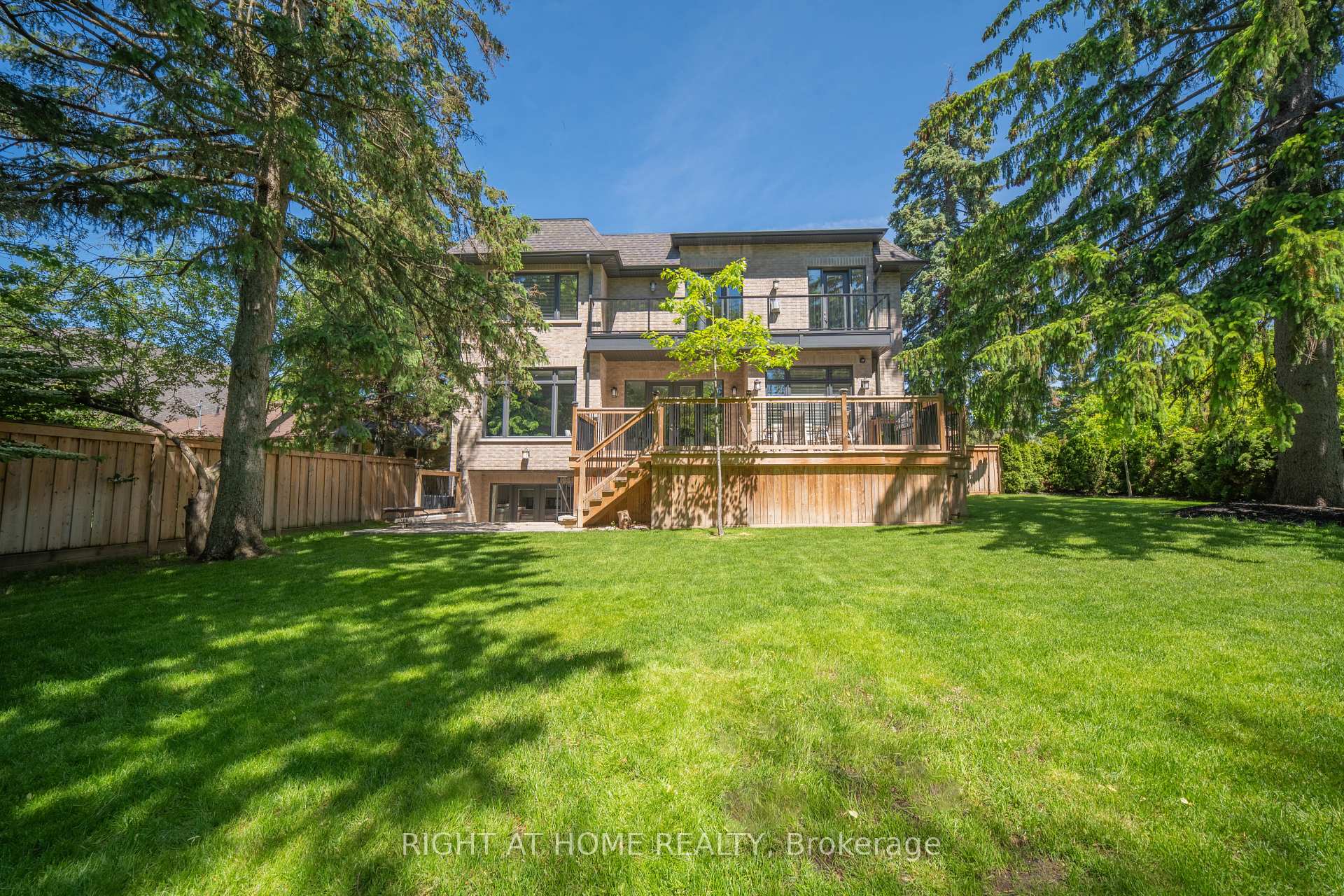 Photo 29 of 2 Finchley Road, Etobicoke, Edenbridge-Humber Valley — HOMEH
