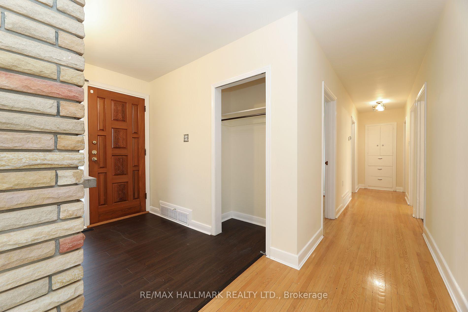 Photo 2 of 41 Commons Drive, Scarborough, Tam O'Shanter-Sullivan — HOMEH