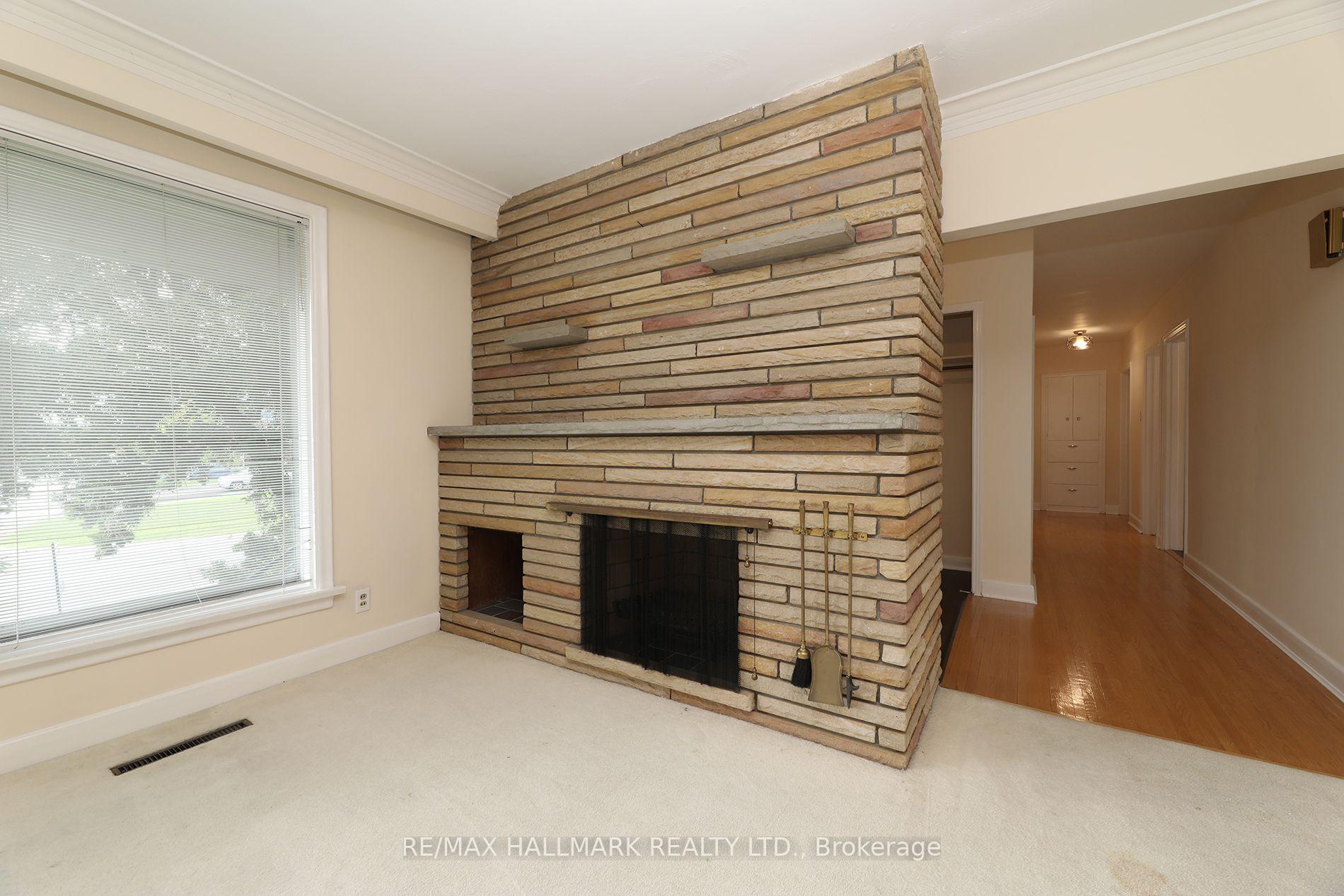 Photo 4 of 41 Commons Drive, Scarborough, Tam O'Shanter-Sullivan — HOMEH