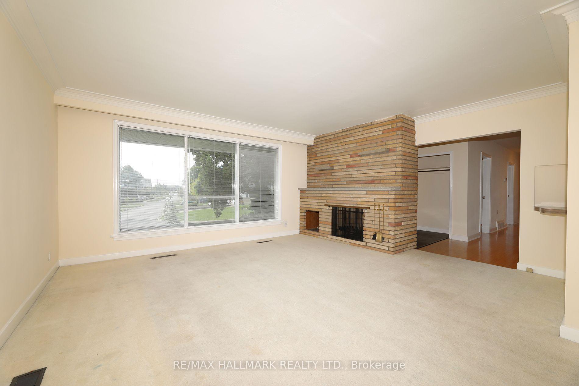 Photo 5 of 41 Commons Drive, Scarborough, Tam O'Shanter-Sullivan — HOMEH