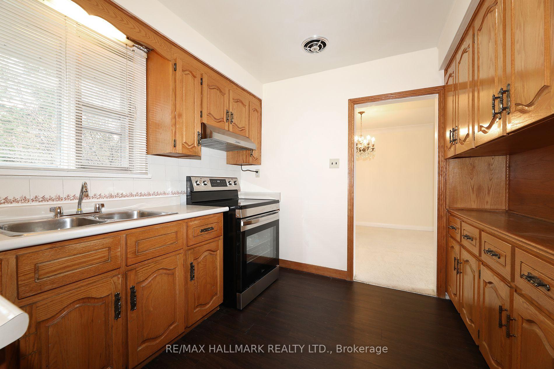 Photo 11 of 41 Commons Drive, Scarborough, Tam O'Shanter-Sullivan — HOMEH