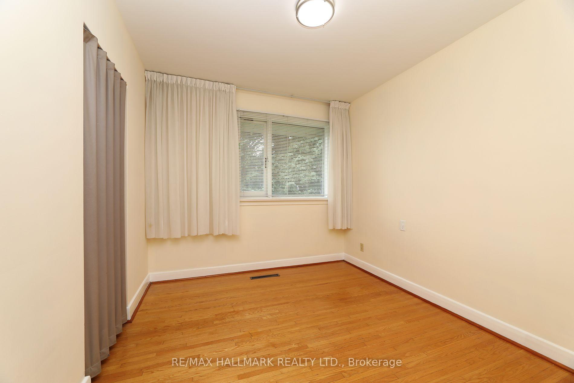 Photo 14 of 41 Commons Drive, Scarborough, Tam O'Shanter-Sullivan — HOMEH