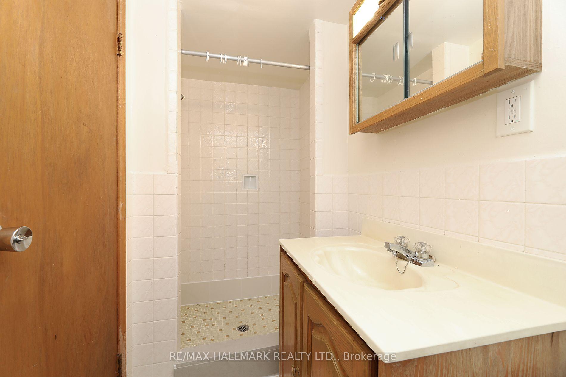 Photo 30 of 41 Commons Drive, Scarborough, Tam O'Shanter-Sullivan — HOMEH
