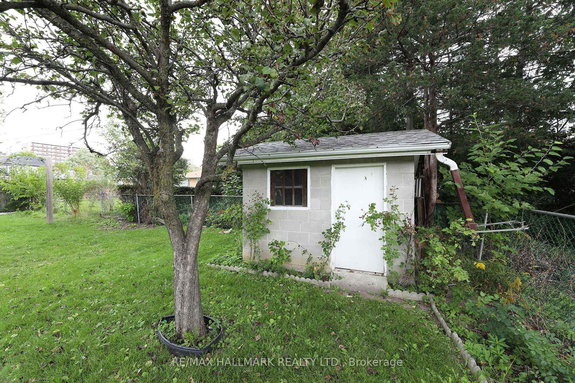 Photo 38 of 41 Commons Drive, Scarborough, Tam O'Shanter-Sullivan — HOMEH