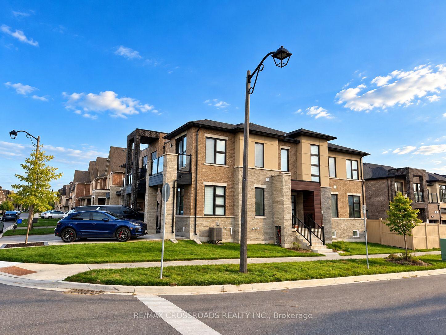 Photo 2 of 15 Percy Rye Avenue, Markham, Angus Glen — HOMEH