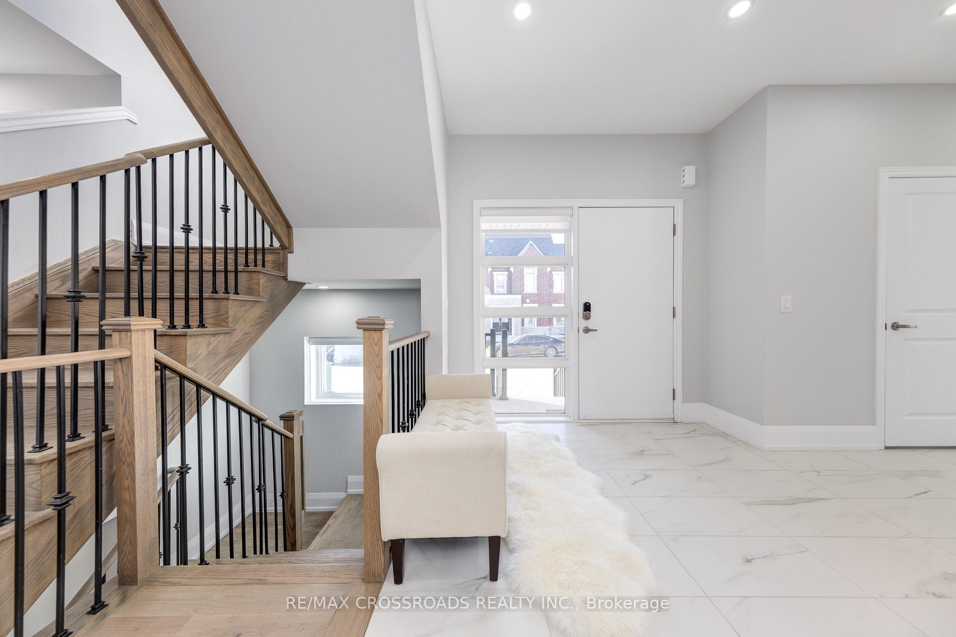 Photo 4 of 15 Percy Rye Avenue, Markham, Angus Glen — HOMEH
