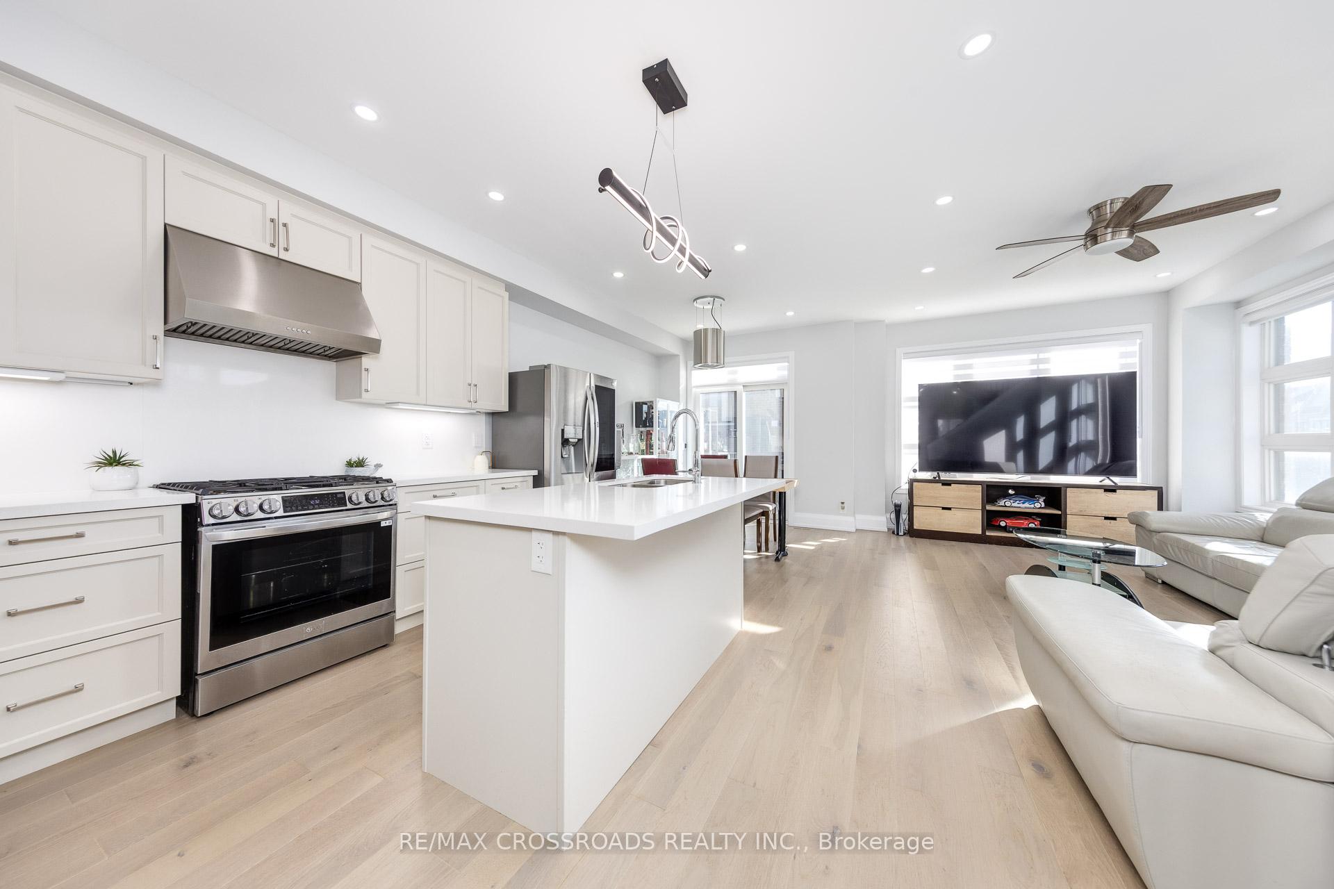 Photo 8 of 15 Percy Rye Avenue, Markham, Angus Glen — HOMEH