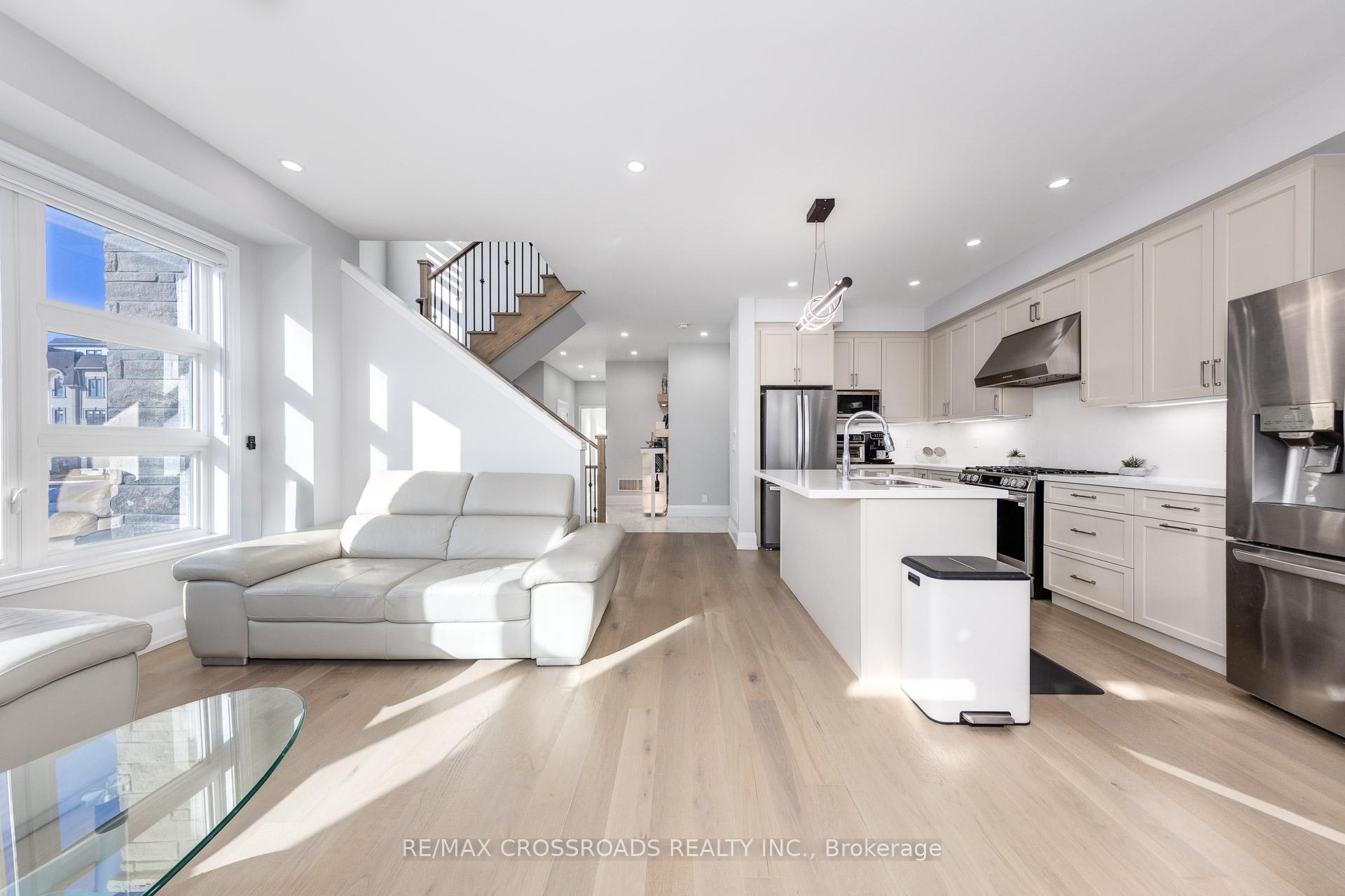 Photo 12 of 15 Percy Rye Avenue, Markham, Angus Glen — HOMEH