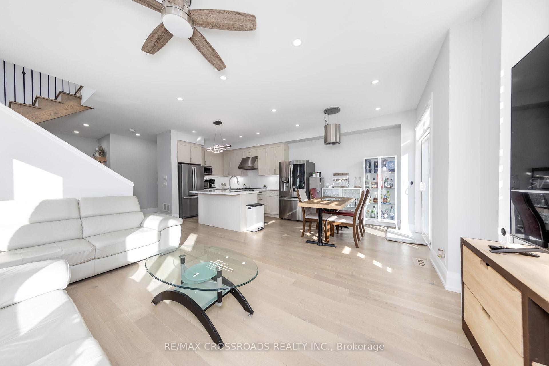 Photo 13 of 15 Percy Rye Avenue, Markham, Angus Glen — HOMEH