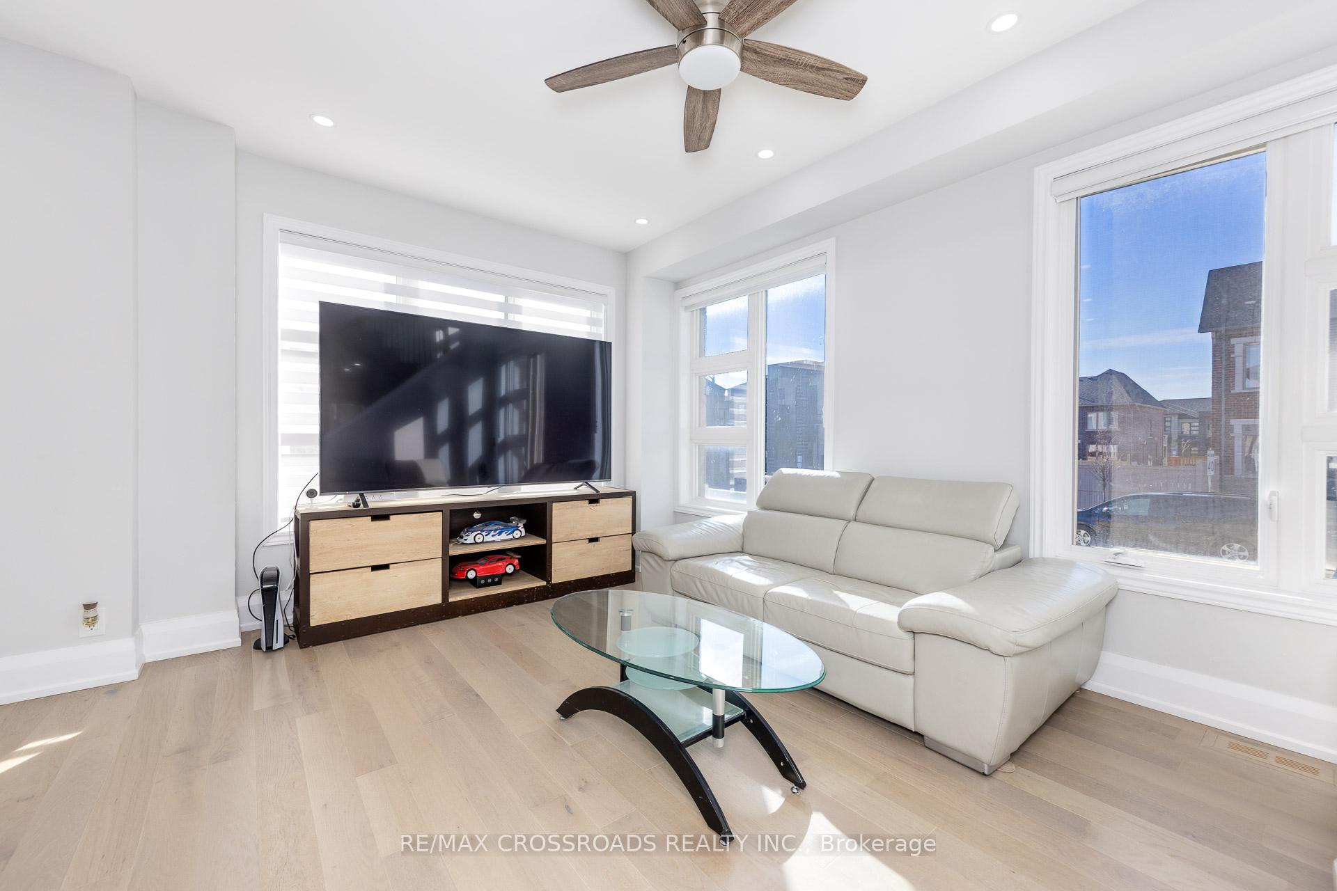 Photo 15 of 15 Percy Rye Avenue, Markham, Angus Glen — HOMEH