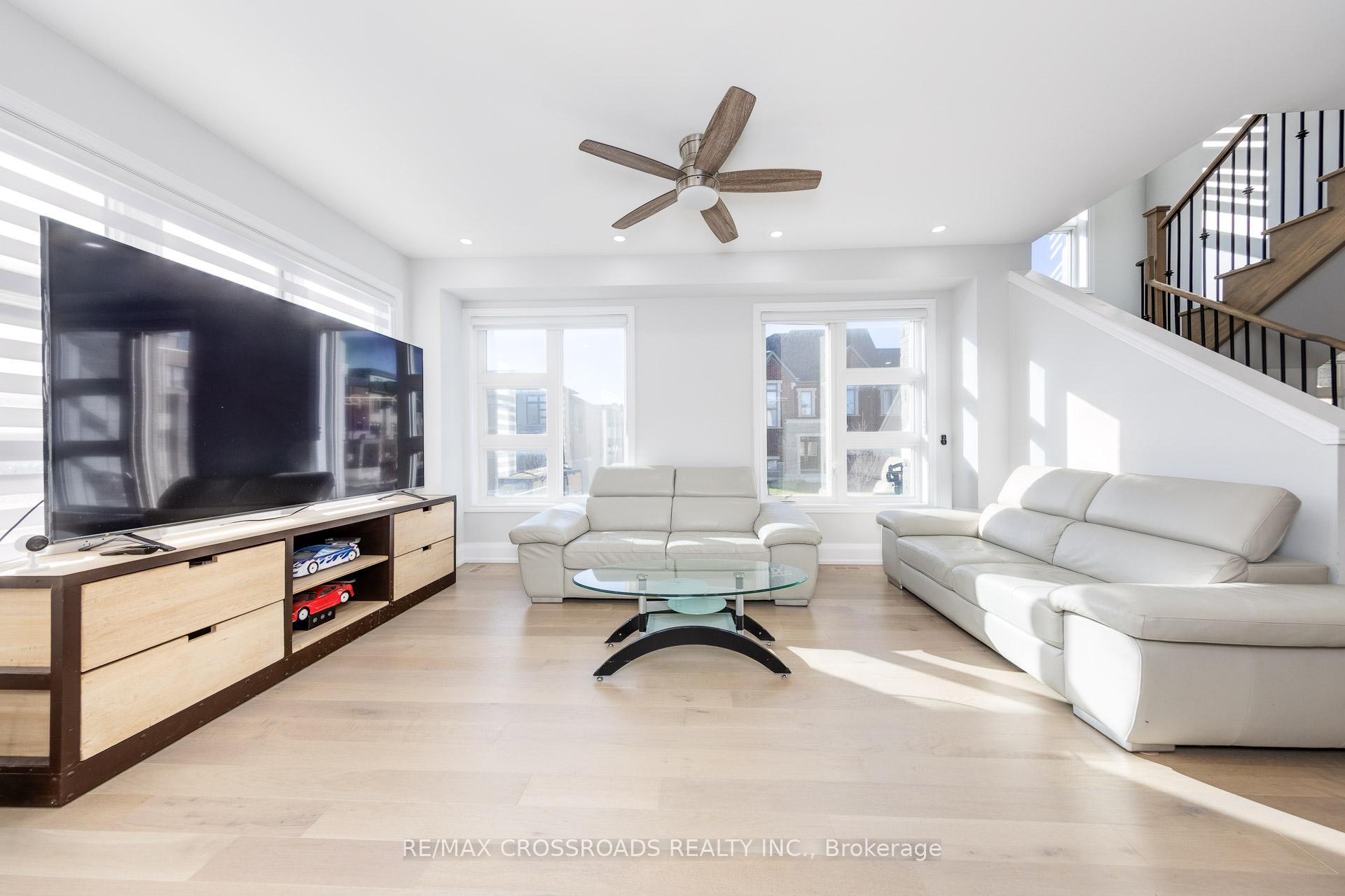 Photo 16 of 15 Percy Rye Avenue, Markham, Angus Glen — HOMEH