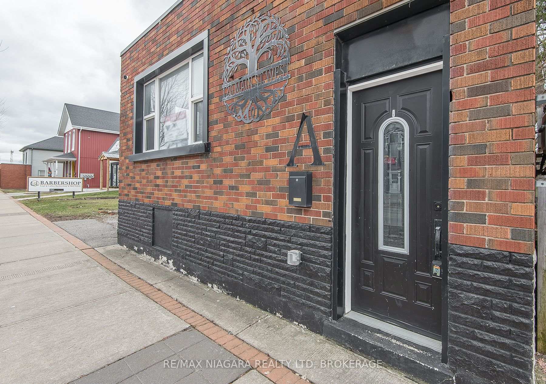 Photo of 120 Main Street W