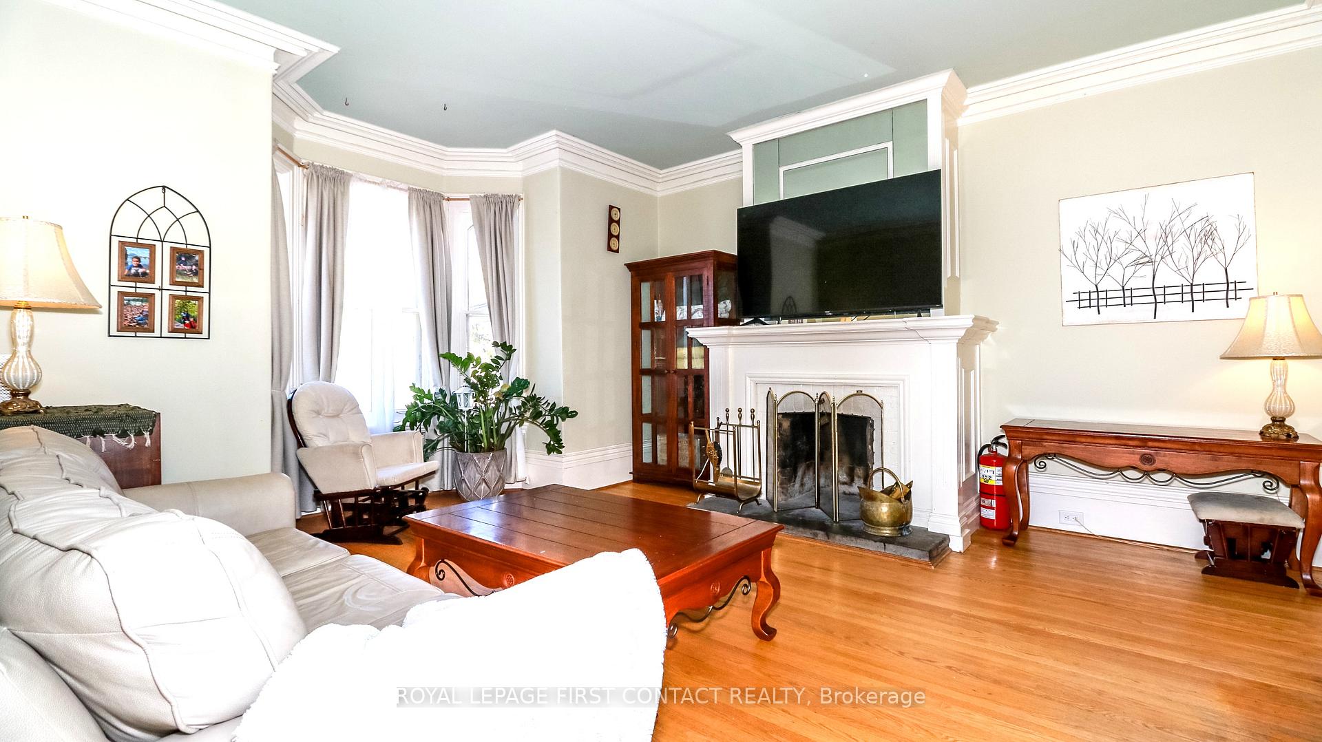 Photo 6 of 121 Mulcaster Street, Barrie, Codrington — HOMEH