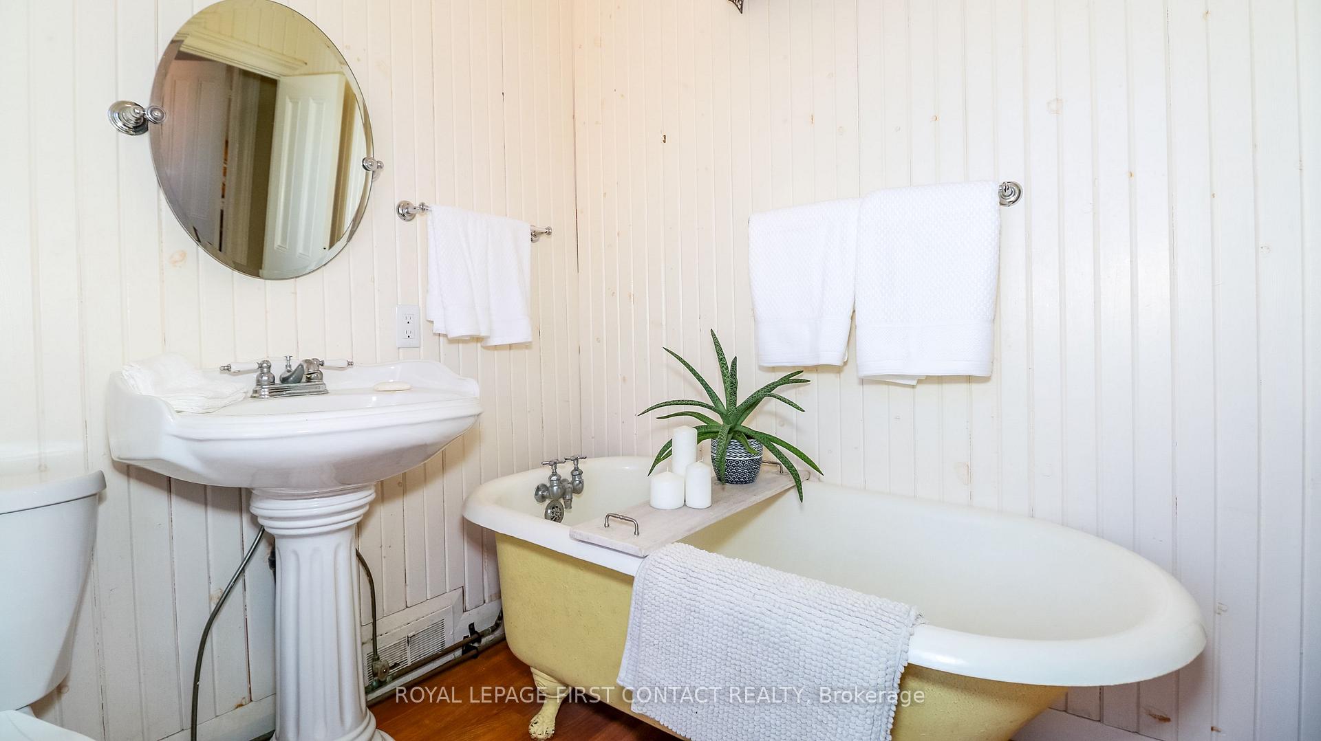 Photo 23 of 121 Mulcaster Street, Barrie, Codrington — HOMEH