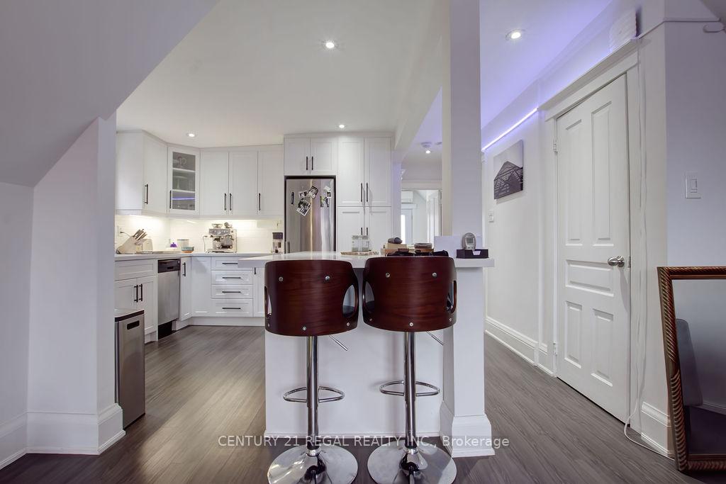 Photo 3 of 186 Grenadier Road, Toronto, High Park-Swansea — HOMEH