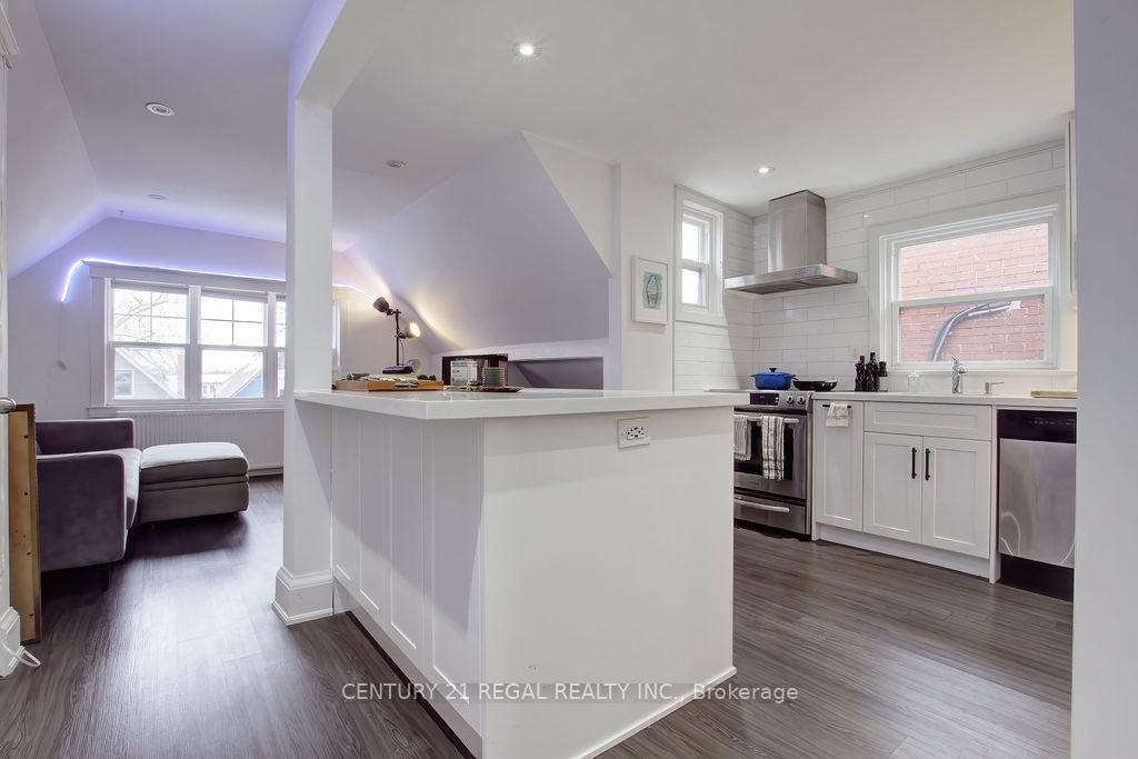 Photo 5 of 186 Grenadier Road, Toronto, High Park-Swansea — HOMEH