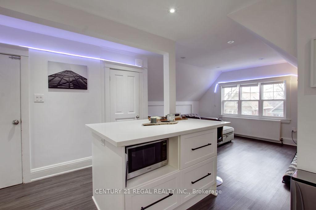 Photo 6 of 186 Grenadier Road, Toronto, High Park-Swansea — HOMEH
