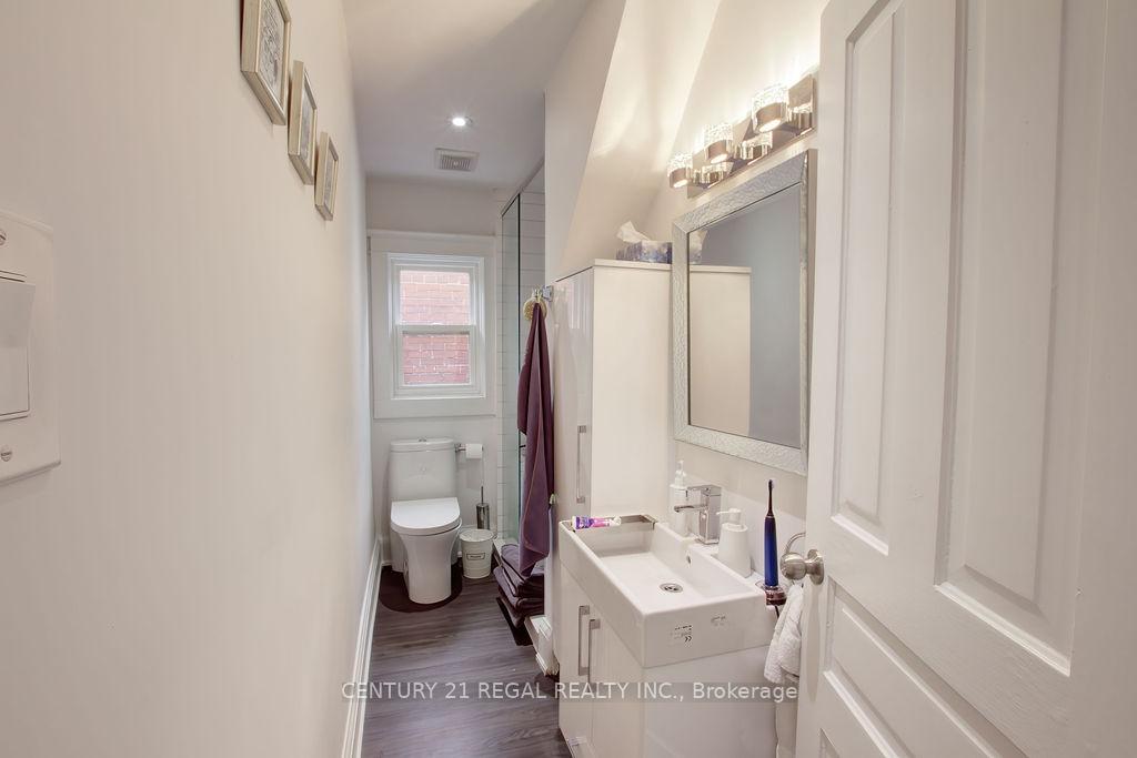 Photo 12 of 186 Grenadier Road, Toronto, High Park-Swansea — HOMEH