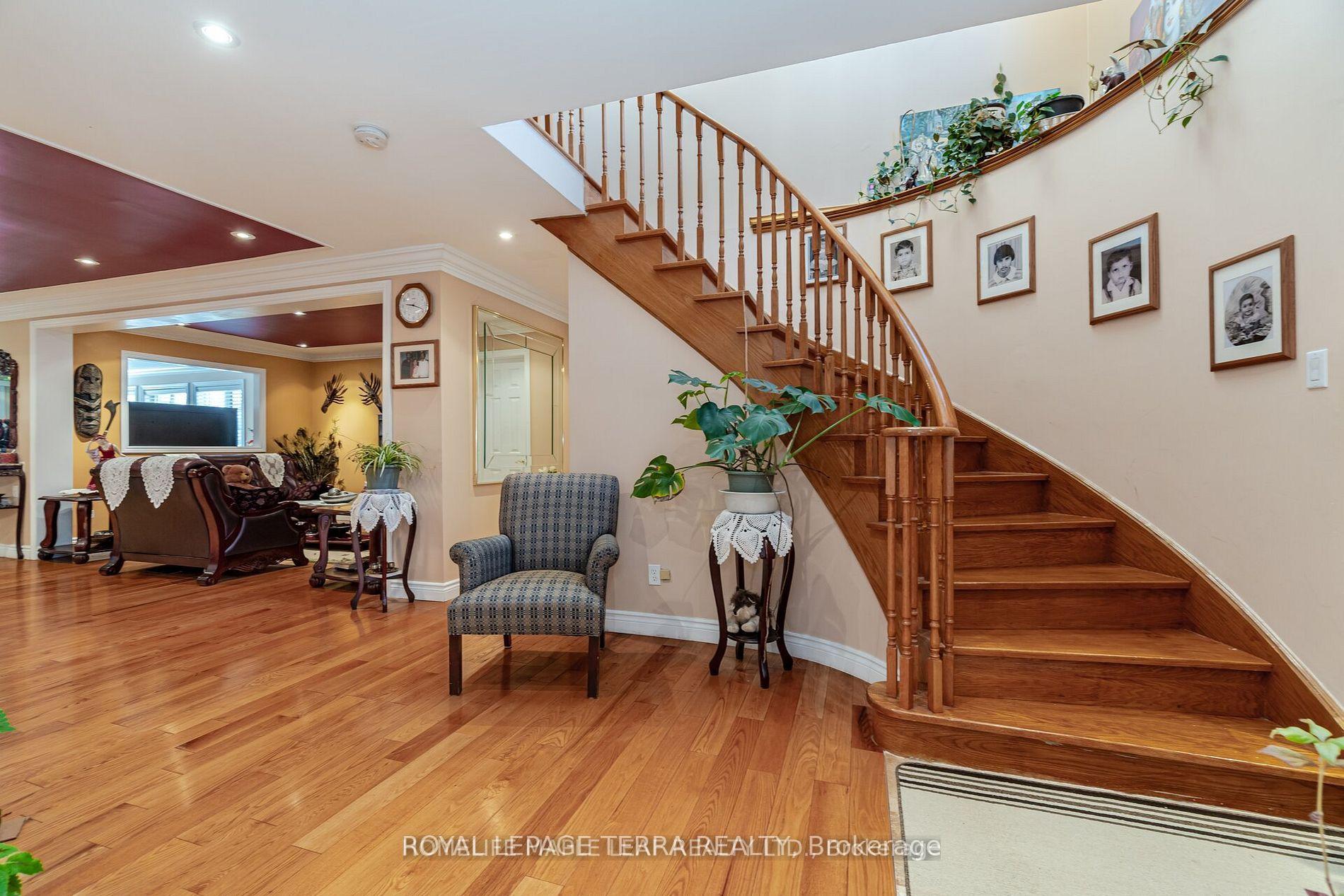 Photo 3 of 14 Sheringham Street, Brampton, Heart Lake West — HOMEH