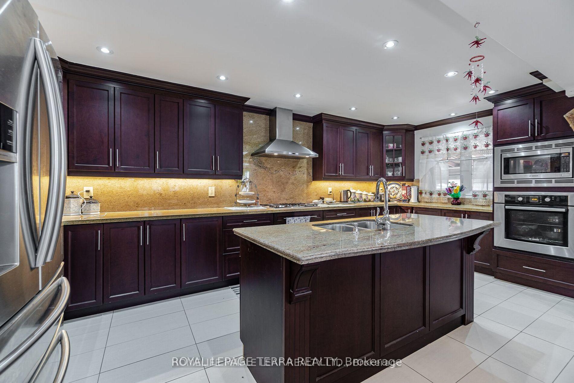 Photo 11 of 14 Sheringham Street, Brampton, Heart Lake West — HOMEH