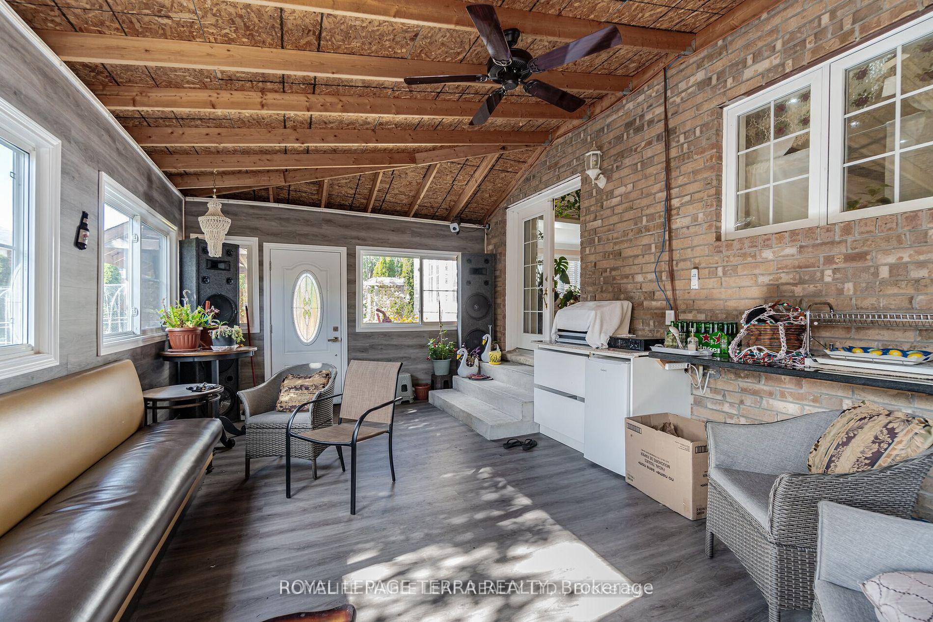 Photo 31 of 14 Sheringham Street, Brampton, Heart Lake West — HOMEH