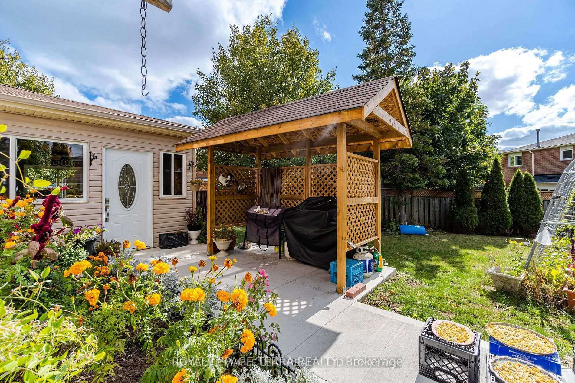 Photo 33 of 14 Sheringham Street, Brampton, Heart Lake West — HOMEH