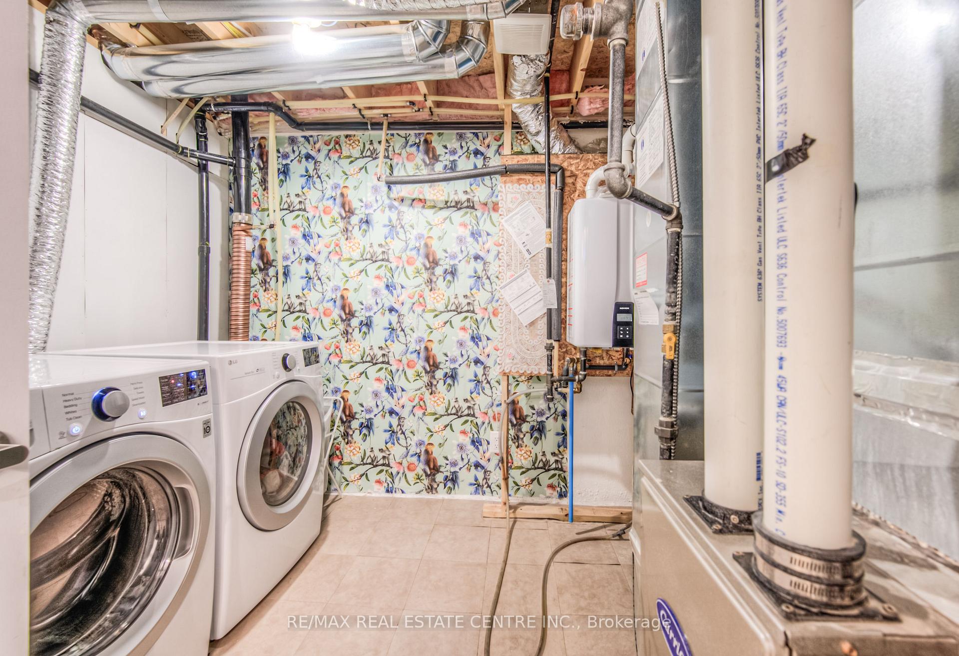 Photo 25 of 19 Baker Lane, Brant, Paris — HOMEH