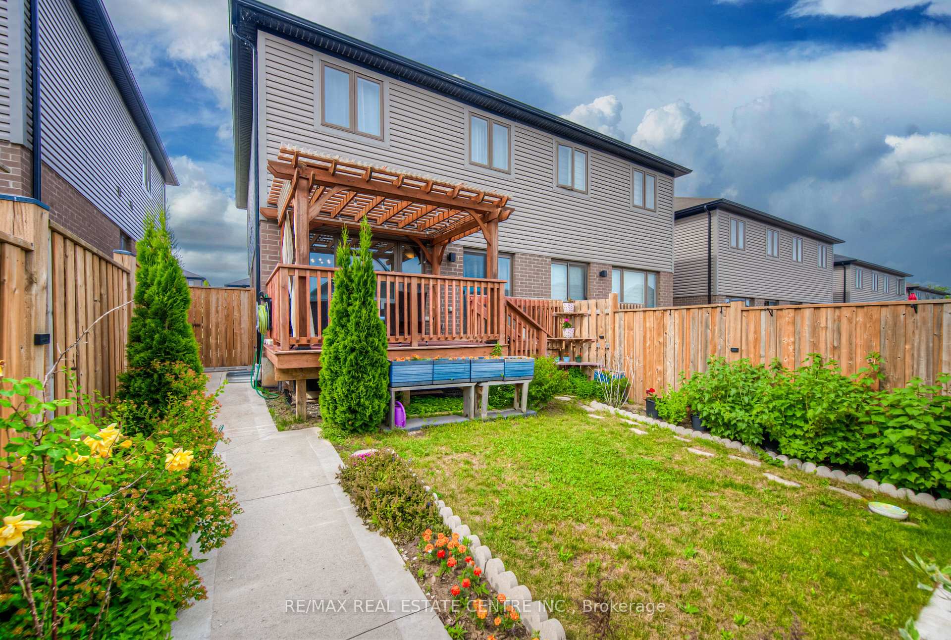 Photo 26 of 19 Baker Lane, Brant, Paris — HOMEH
