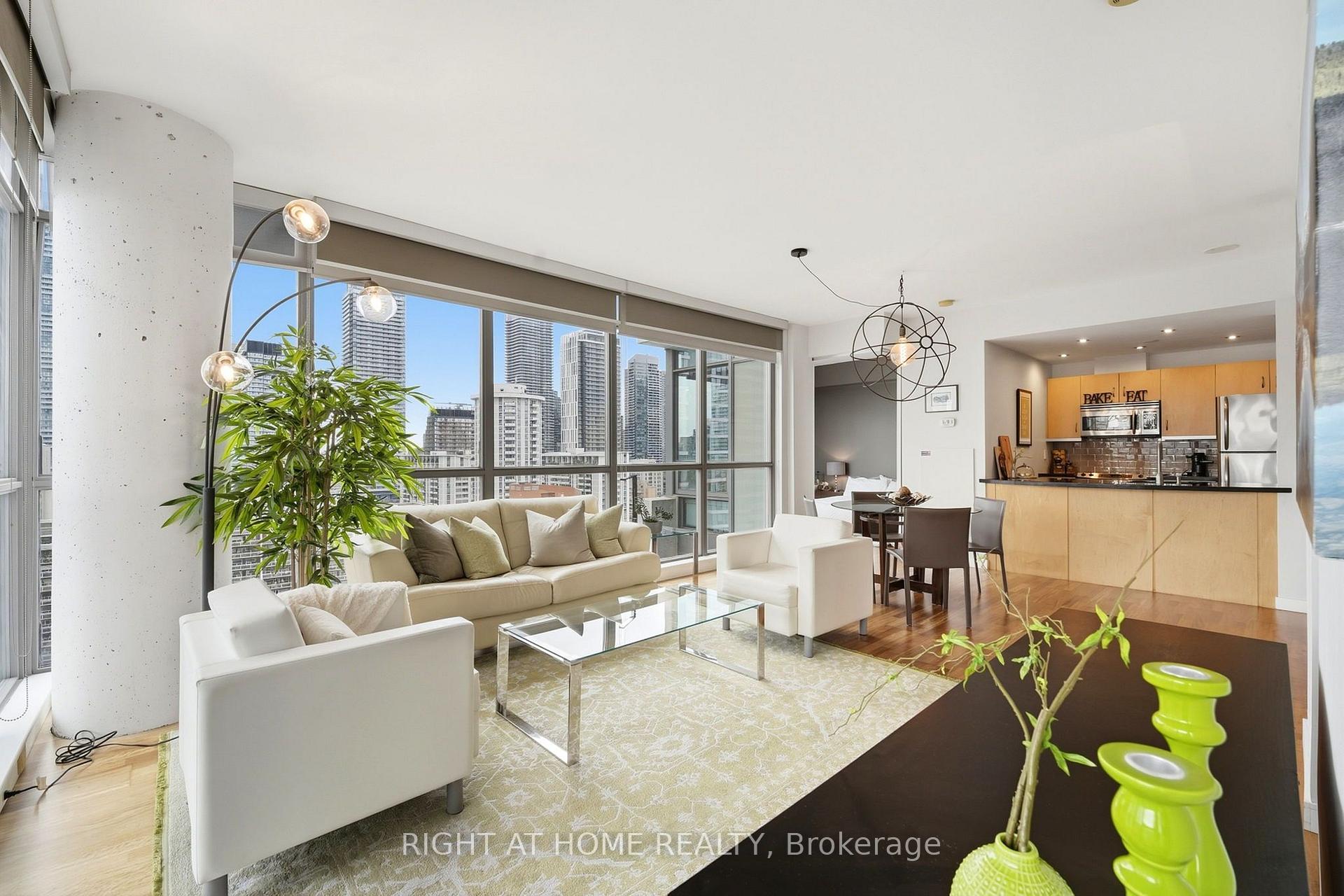 Photo 6 of Unit 1908, 285 Mutual Street, Toronto, Church-Yonge Corridor — HOMEH