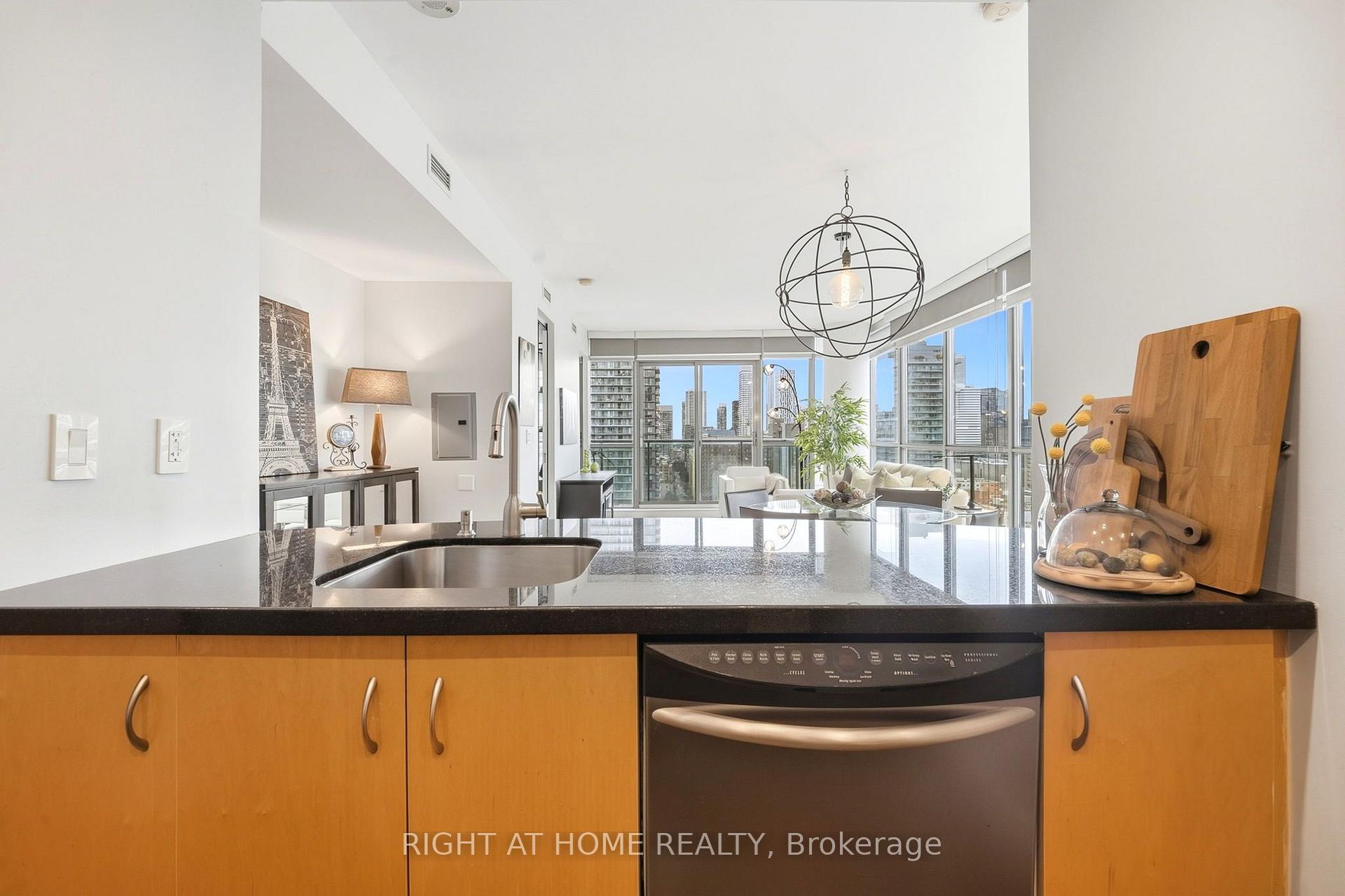 Photo 11 of Unit 1908, 285 Mutual Street, Toronto, Church-Yonge Corridor — HOMEH