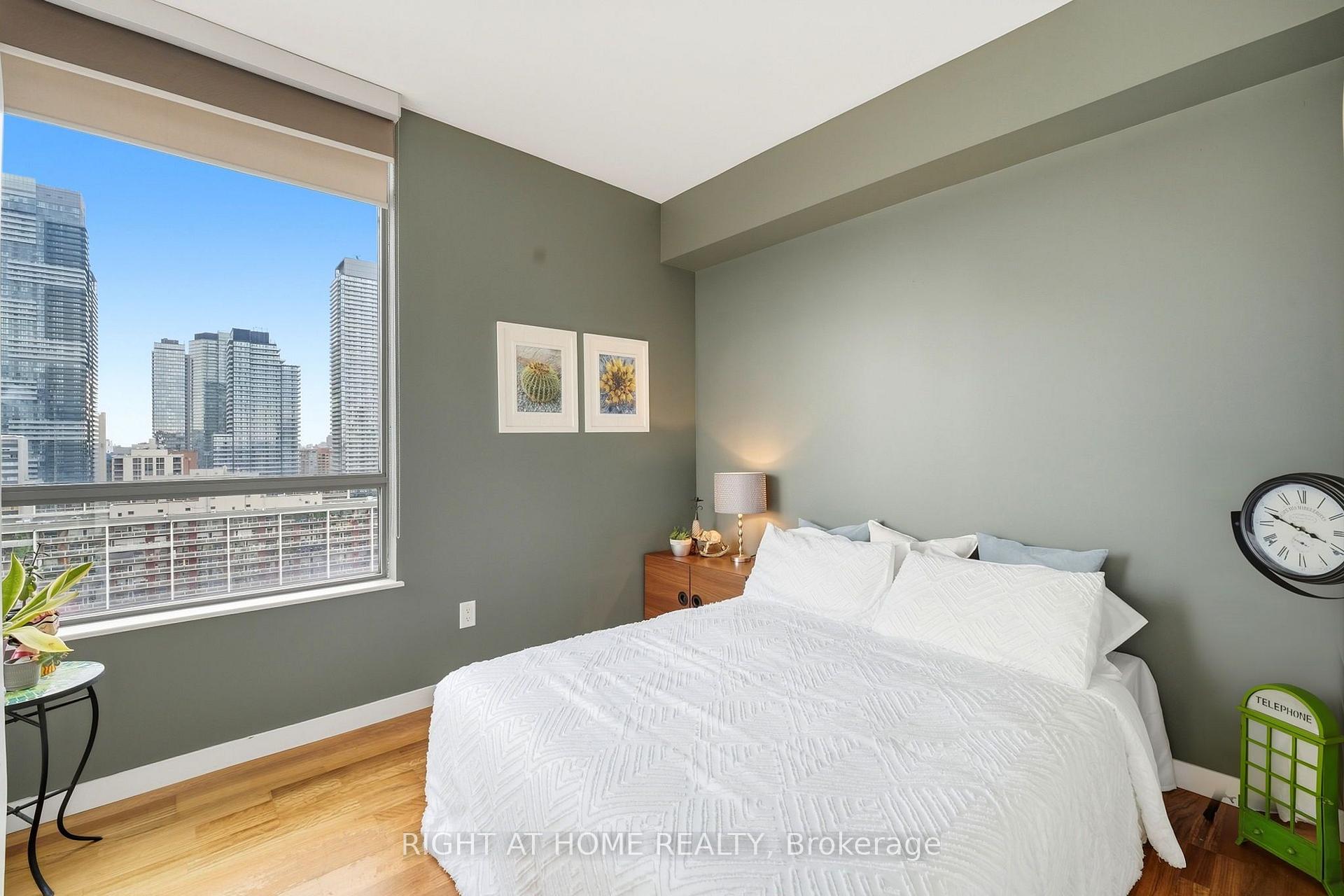 Photo 17 of Unit 1908, 285 Mutual Street, Toronto, Church-Yonge Corridor — HOMEH