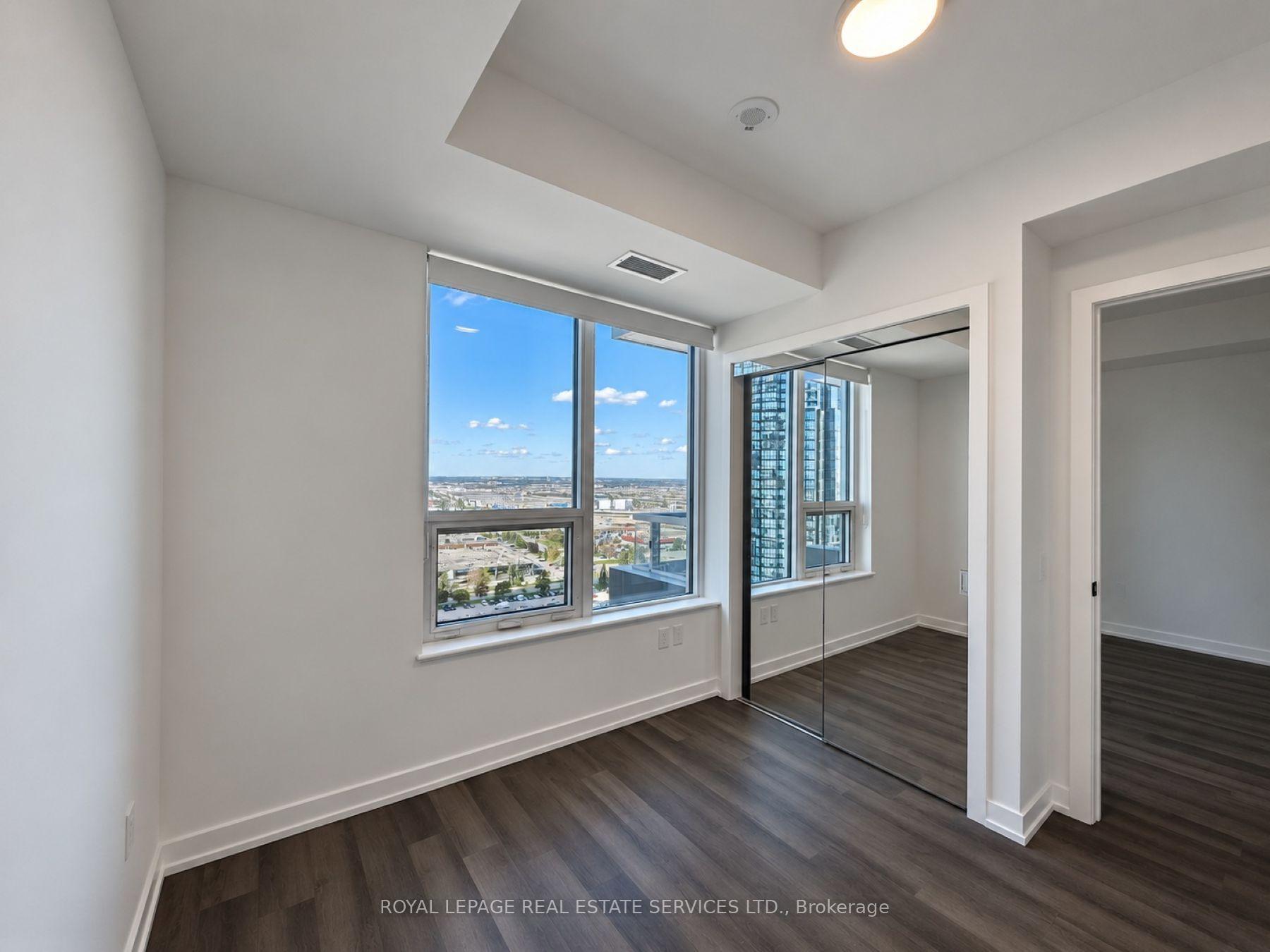 Photo 5 of Unit 1701, 5 Meadowdale Road, Vaughan, Vaughan Corporate Centre — HOMEH