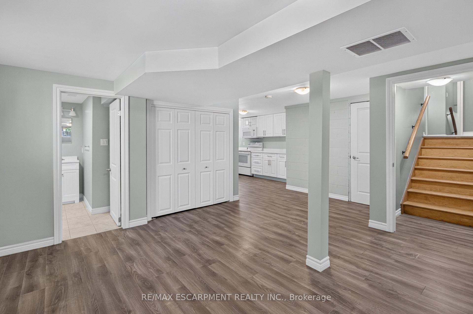 Photo 6 of Unit 2 (lower), 294 Jones Road, Hamilton, Fruitland — HOMEH
