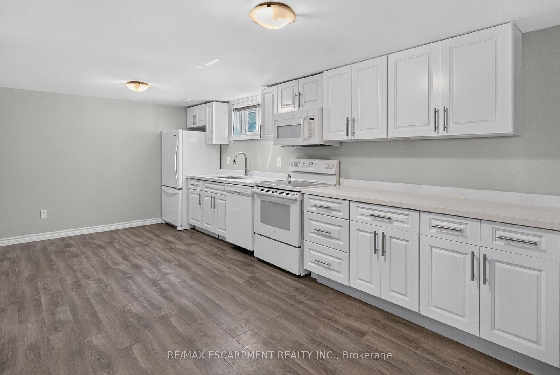 Photo 7 of Unit 2 (lower), 294 Jones Road, Hamilton, Fruitland — HOMEH