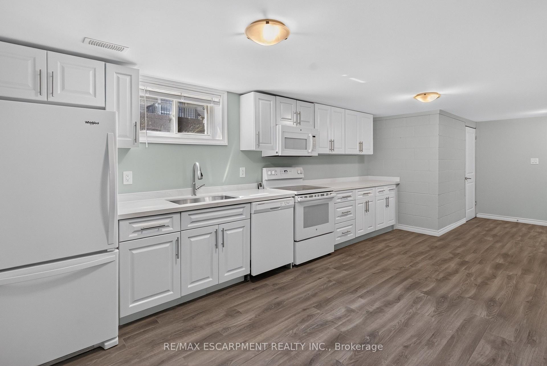 Photo 8 of Unit 2 (lower), 294 Jones Road, Hamilton, Fruitland — HOMEH