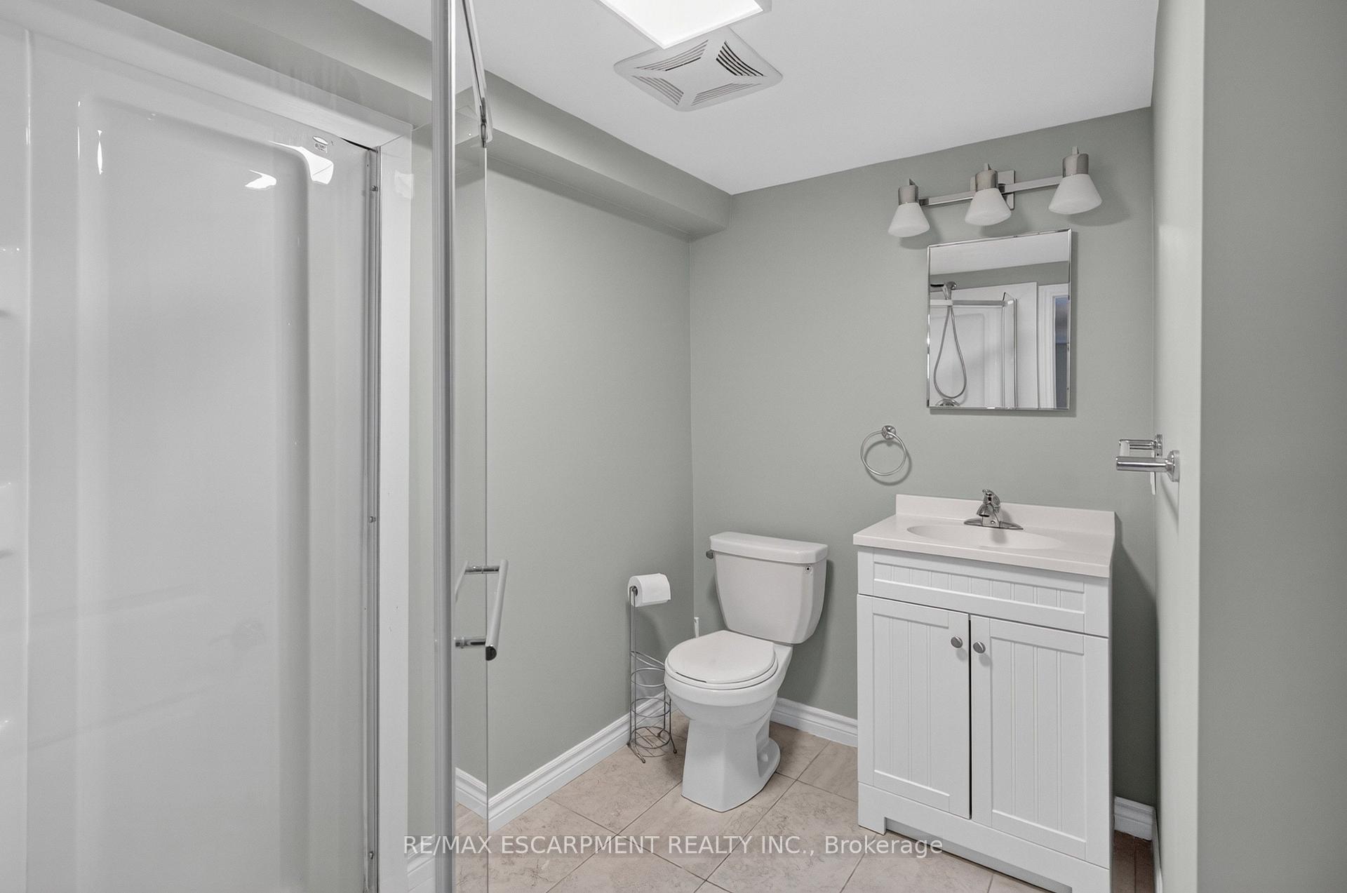 Photo 11 of Unit 2 (lower), 294 Jones Road, Hamilton, Fruitland — HOMEH