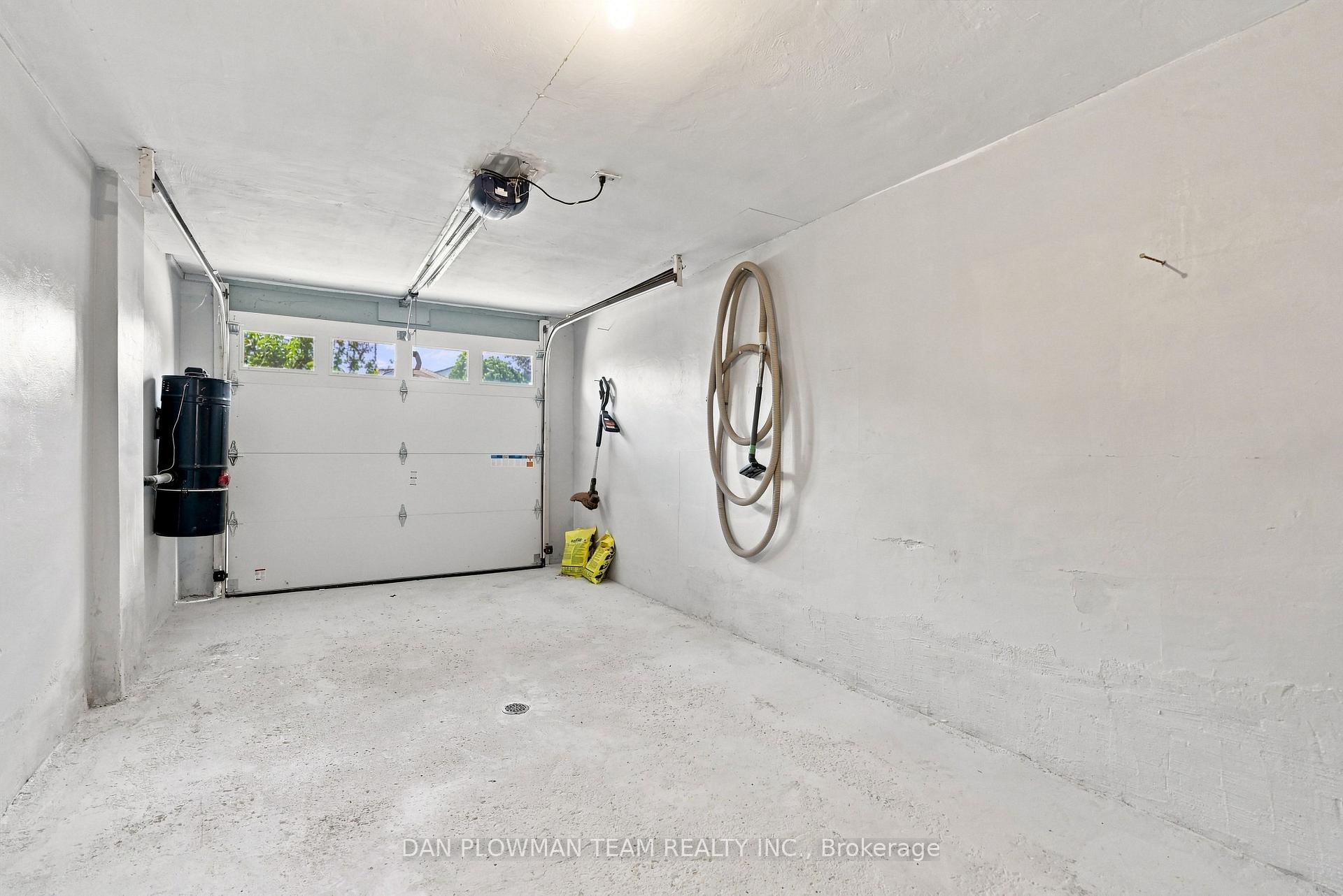 Photo 37 of 786 Mary Street N, Oshawa, Centennial — HOMEH