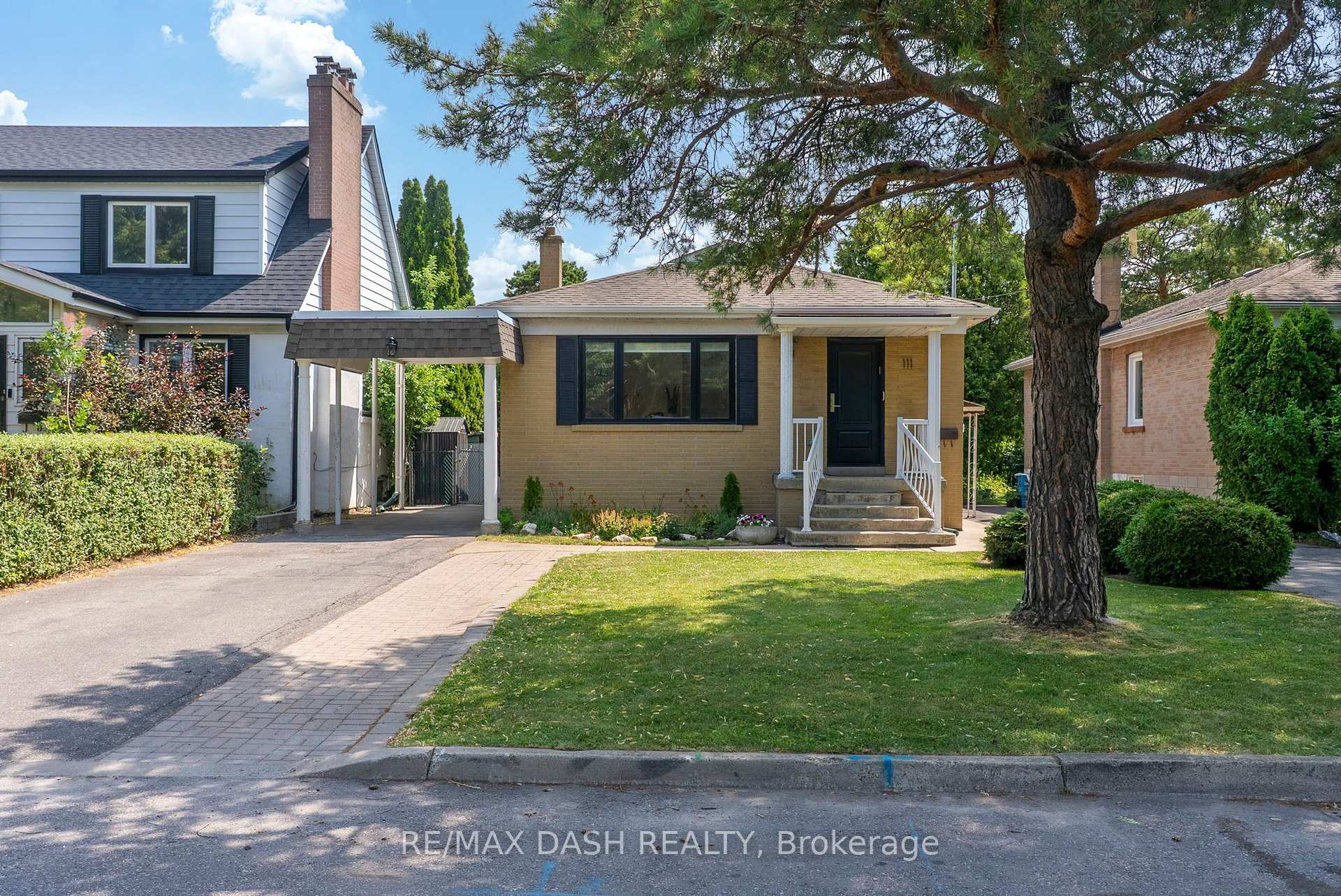 Photo 2 of 111 Gorman Park Road, North York, Clanton Park — HOMEH