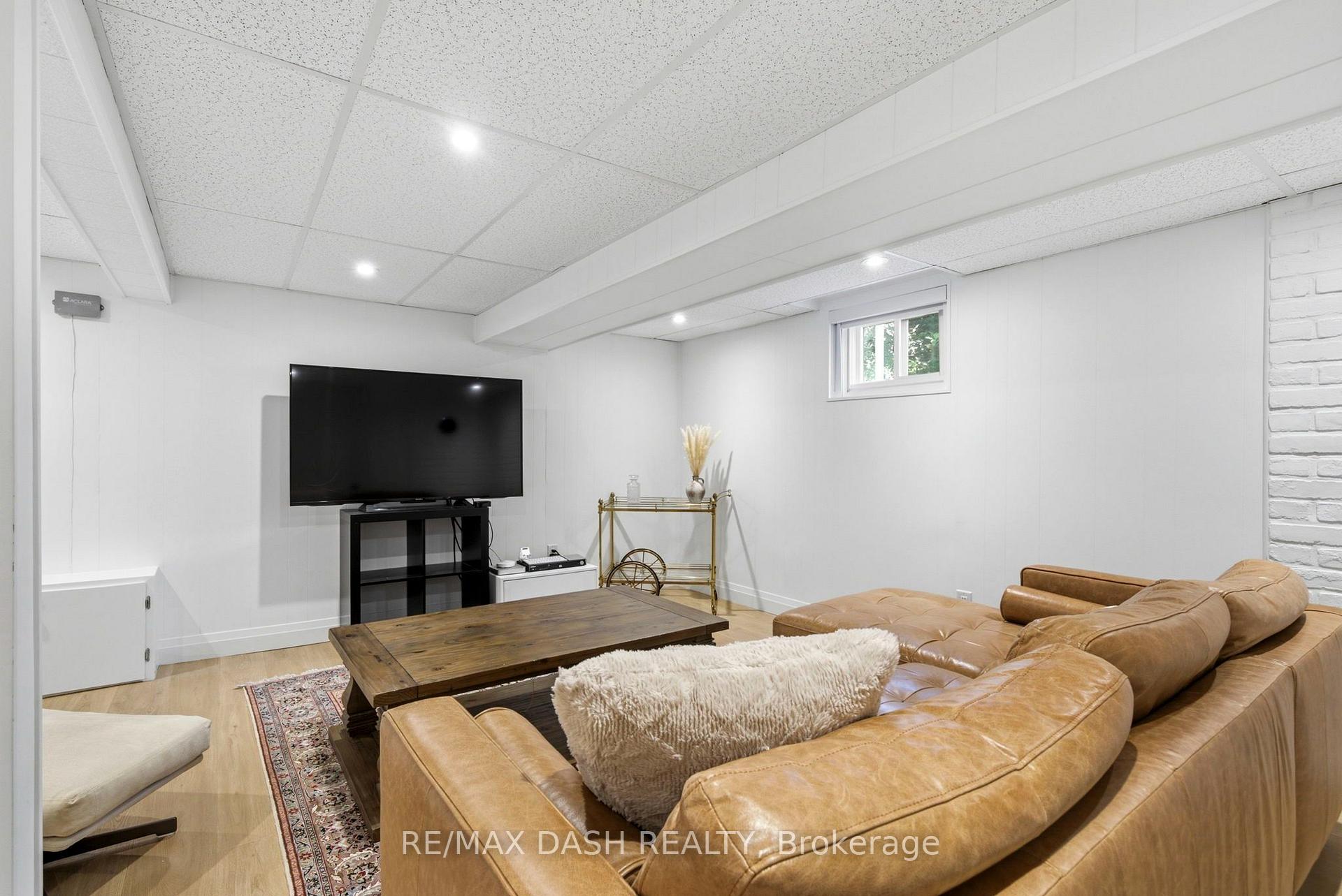 Photo 25 of 111 Gorman Park Road, North York, Clanton Park — HOMEH