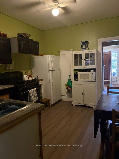 Photo 5 of 38 Spadina Avenue, Hamilton, Stipley — HOMEH