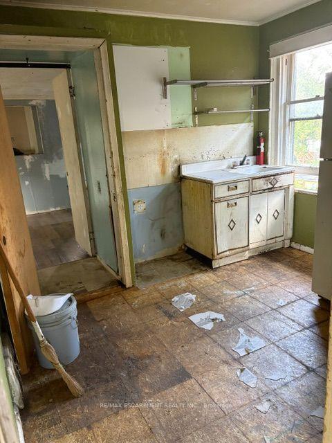 Photo 13 of 38 Spadina Avenue, Hamilton, Stipley — HOMEH