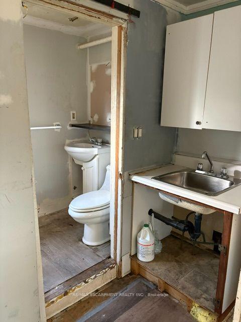Photo 16 of 38 Spadina Avenue, Hamilton, Stipley — HOMEH