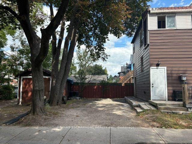 Photo 28 of 38 Spadina Avenue, Hamilton, Stipley — HOMEH