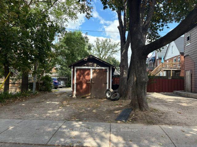 Photo 29 of 38 Spadina Avenue, Hamilton, Stipley — HOMEH