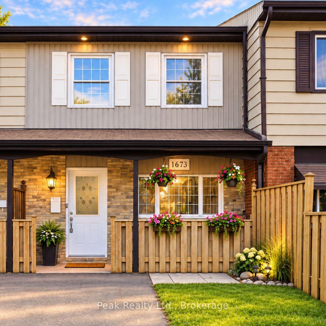 Photo 2 of 1673 Applewood Crescent, Peterborough, Monaghan Ward 2 — HOMEH